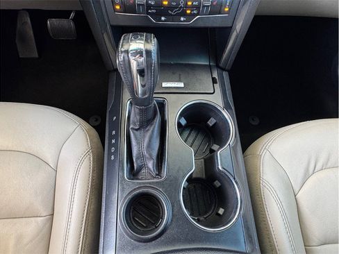 Used 2018 Ford Explorer XLT w/ Equipment Group 202A FWD image 11