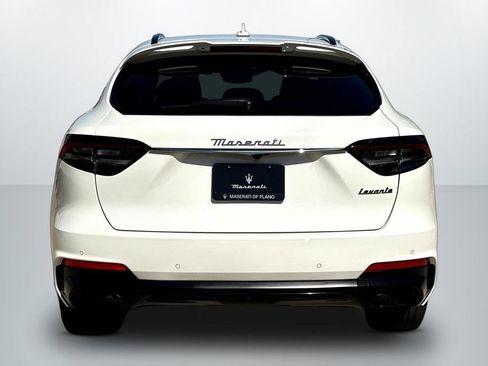 Used 2022 Maserati Levante GT AWD/4WD image 6