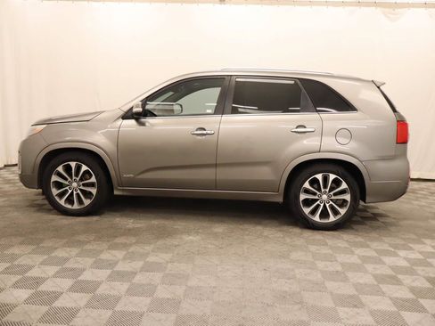 Used 2014 Kia Sorento SX w/ 3rd Row Package AWD/4WD image 2