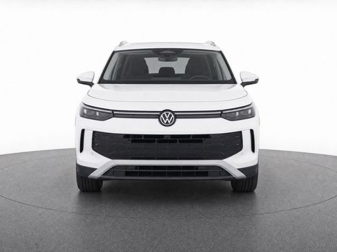 Certified 2025 Volkswagen Tiguan S w/ 18" Wheel Package AWD/4WD image 7