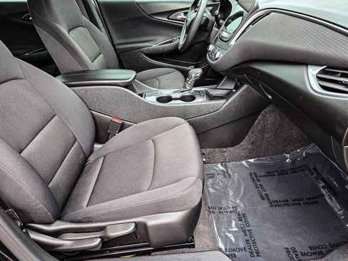 Used 2024 Chevrolet Malibu LT image 40