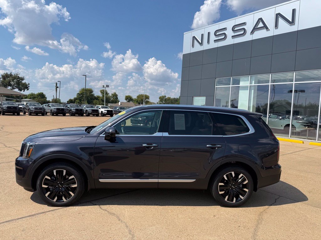 Used 2025 Kia Telluride SX w/ SX Captain's Chair Package FWD image 2