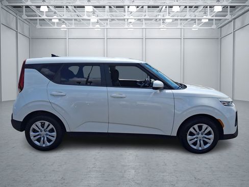 Used 2022 Kia Soul LX FWD image 6