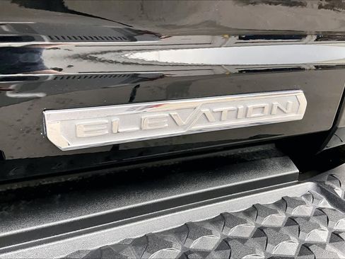 Used 2024 GMC Canyon Elevation w/ Elevation Premium Package image 10