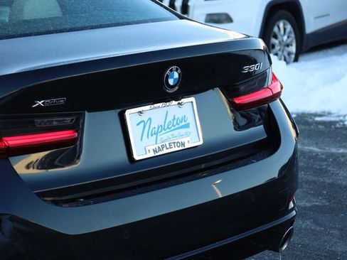 Used 2023 BMW 330i xDrive Sedan w/ Premium Package image 7