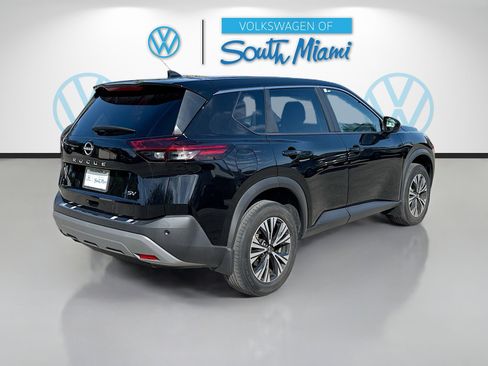 Used 2023 Nissan Rogue SV image 7