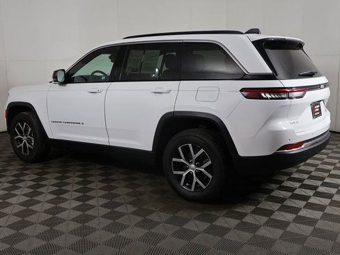 Used 2024 Jeep Grand Cherokee Limited AWD/4WD image 14