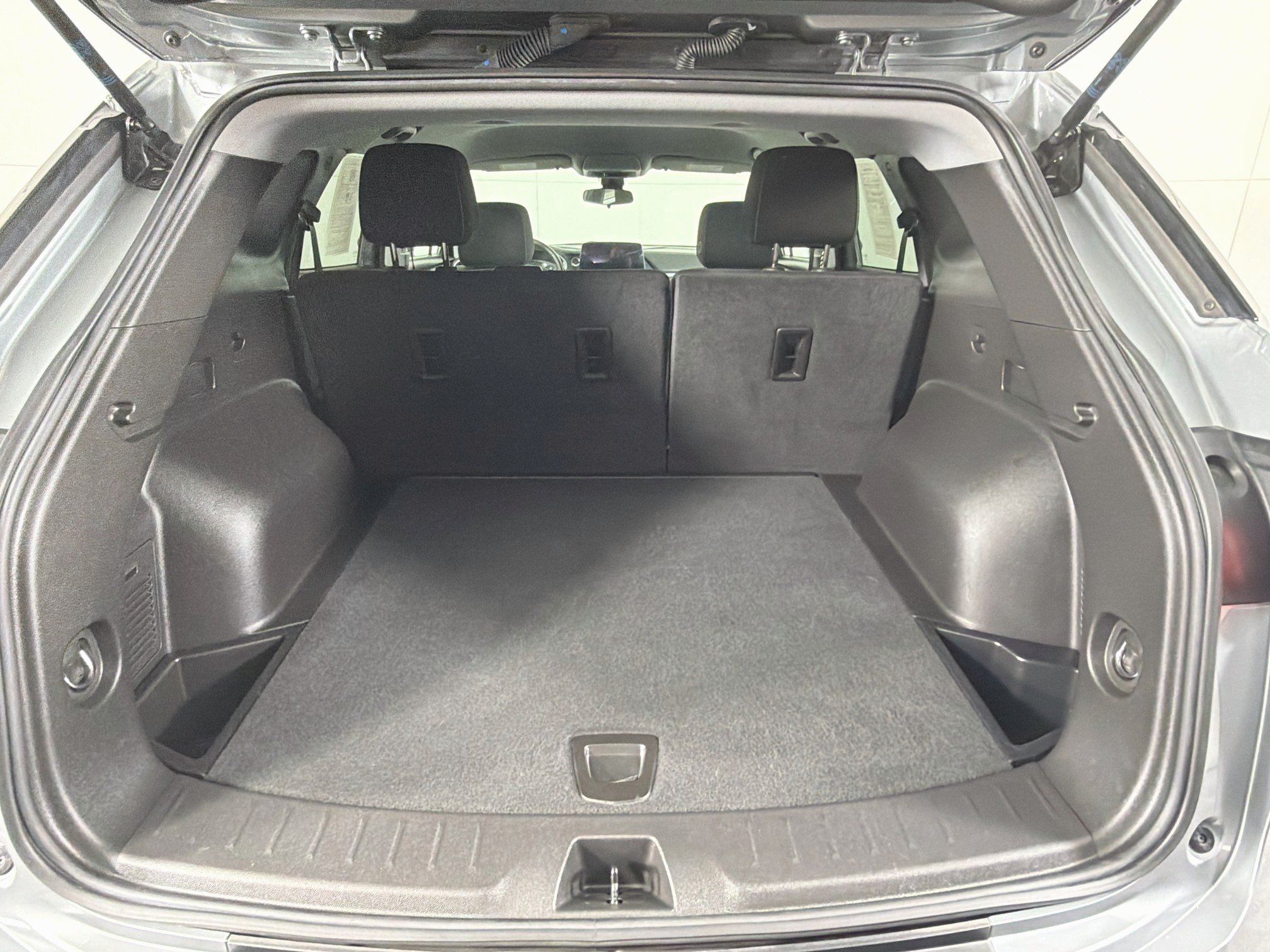 Used 2025 Chevrolet Blazer LT FWD image 28