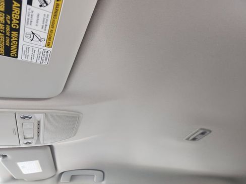 New 2025 Nissan Kicks SR image 19