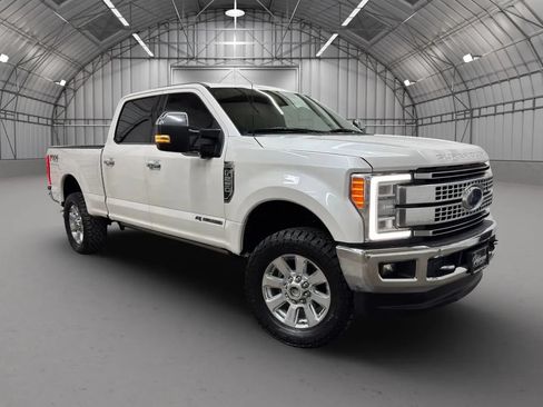 Used 2018 Ford F250 Platinum w/ Platinum Ultimate Package AWD/4WD image 8