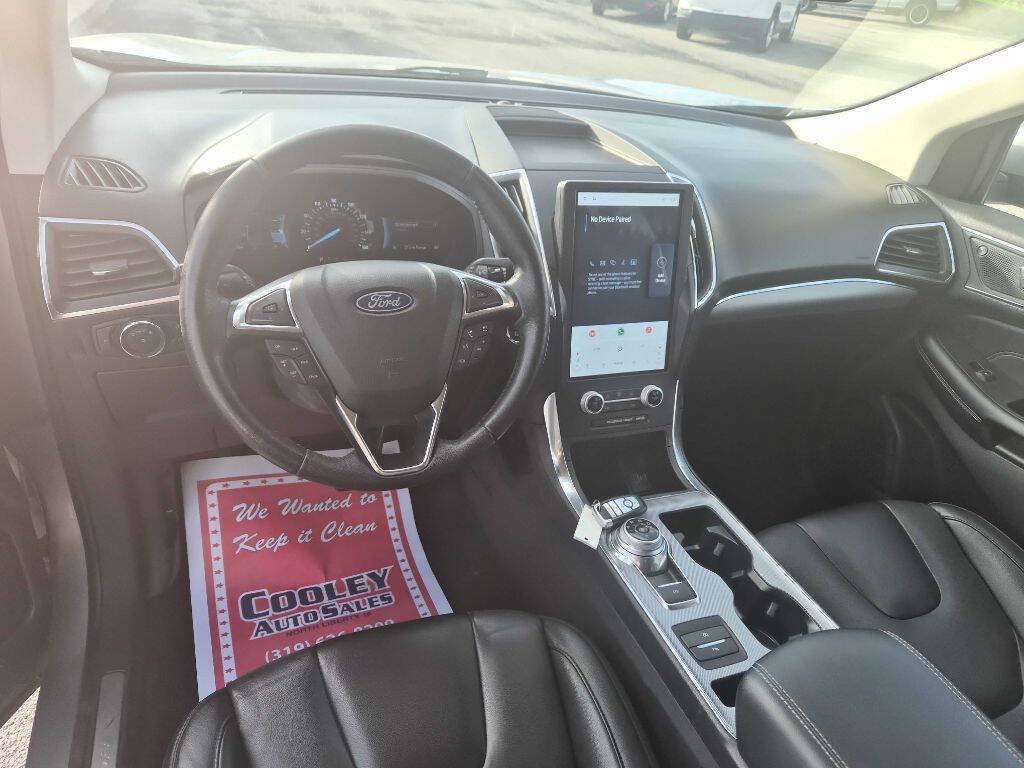 Used 2022 Ford Edge Titanium AWD/4WD image 7