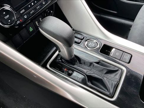 Used 2024 Mitsubishi Eclipse Cross SE AWD/4WD image 16
