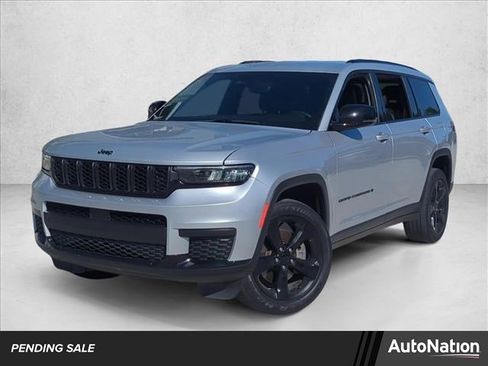 Used 2022 Jeep Grand Cherokee L Altitude image 1