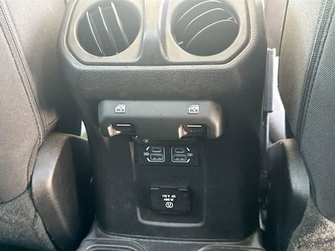 Used 2023 Jeep Gladiator Sport AWD/4WD image 28