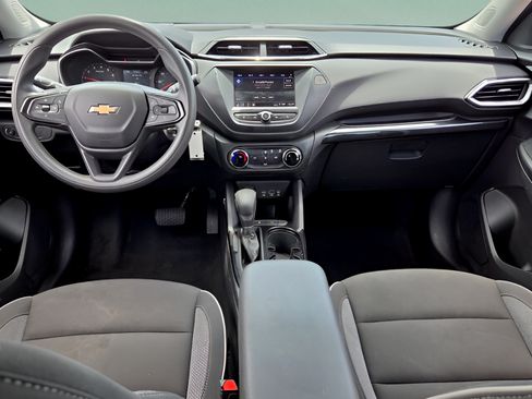 Used 2022 Chevrolet TrailBlazer LS FWD image 12