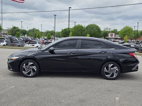 New 2026 Hyundai Elantra Limited FWD image 4