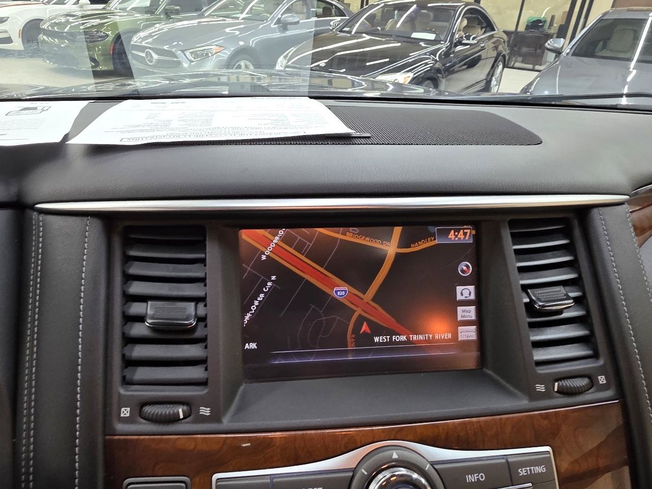 Used 2015 INFINITI QX80 4WD w/ Deluxe Technology Package image 34