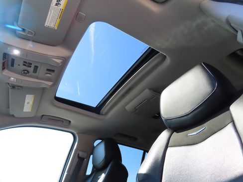 Used 2019 Cadillac Escalade Premium Luxury AWD/4WD image 5