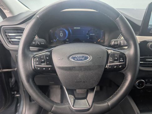 Used 2022 Ford Escape SEL w/ Technology Package AWD/4WD image 10