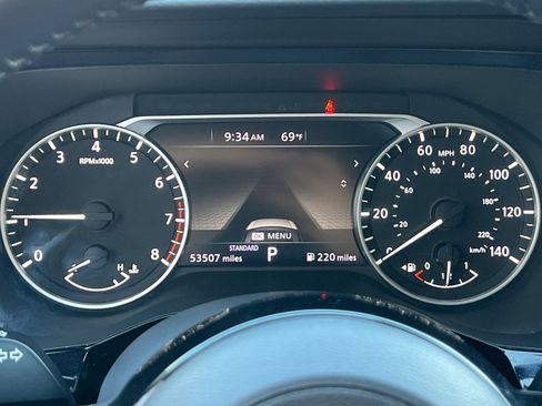 Used 2022 Nissan Pathfinder SV image 25