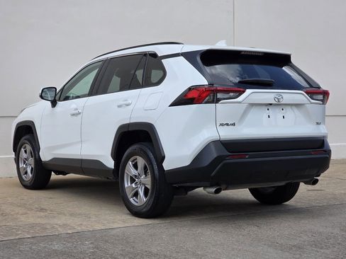 Used 2022 Toyota RAV4 XLE w/ Convenience Package image 3