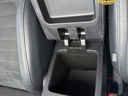 Used 2023 Mitsubishi Outlander 4WD Plug-In Hybrid image 25