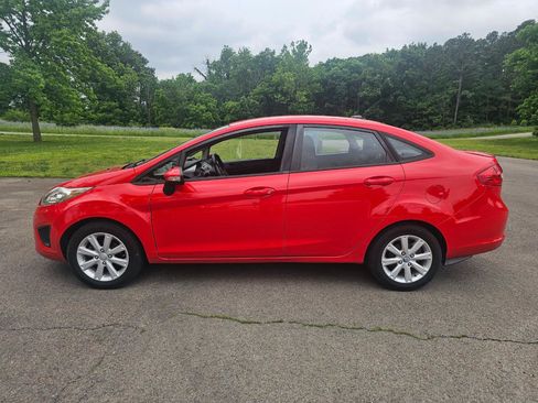 Used 2013 Ford Fiesta SE FWD image 10