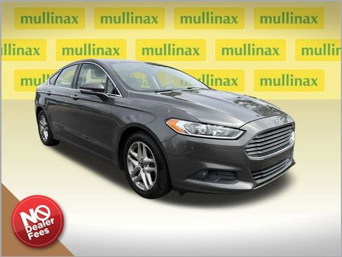 Used 2016 Ford Fusion SE w/ Equipment Group 202A FWD image 1