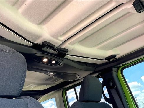 Used 2026 Jeep Wrangler Unlimited Sport AWD/4WD image 28