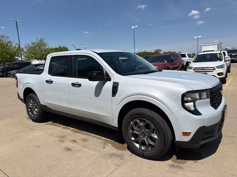 New 2026 Ford Maverick XLT w/ XLT Luxury Package AWD/4WD image 2