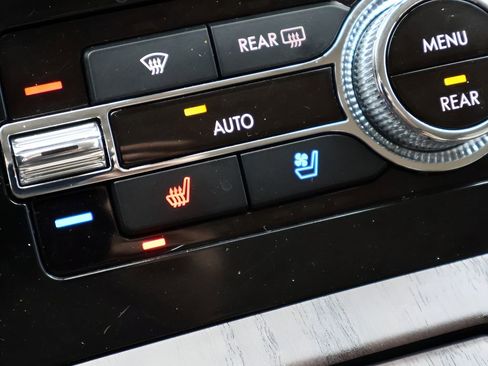 Used 2024 Lincoln Navigator Premiere AWD/4WD image 27