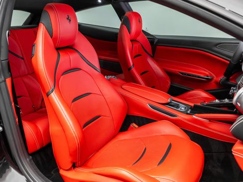 Used 2020 Ferrari GTC4Lusso T RWD image 17