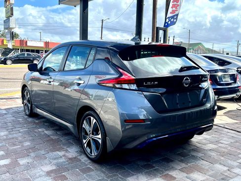 Used 2022 Nissan Leaf SV w/ SV Technology Package image 8