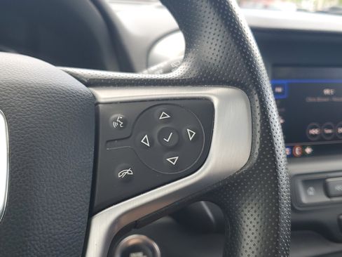 Used 2023 GMC Terrain SLE FWD image 25