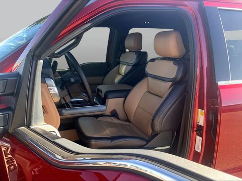 Certified 2025 Ford F450 Lariat w/ Lariat Ultimate Package AWD/4WD image 8