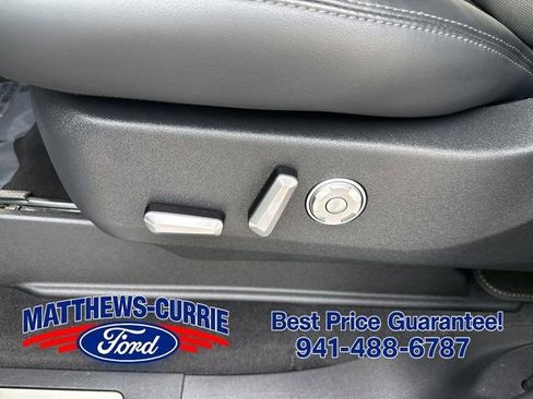 Used 2025 Lincoln Navigator Reserve AWD/4WD image 10