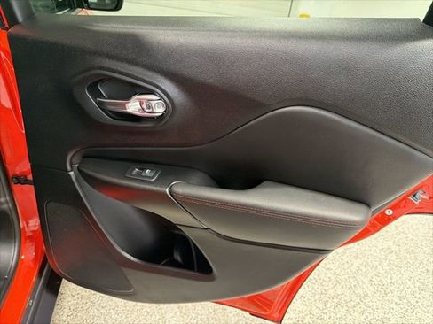 Used 2021 Jeep Cherokee Trailhawk w/ Sun, Sound & Nav Group image 33