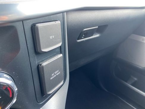 Used 2025 Ford F150 Lariat w/ Equipment Group 502A High image 23