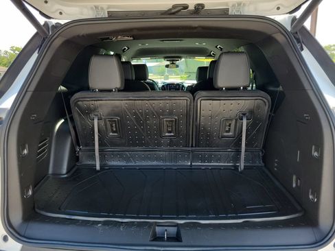 Used 2023 Chevrolet Traverse LT w/ LPO, Floor Liner Package FWD image 7