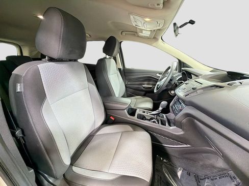 Used 2017 Ford Escape SE w/ SE Cold Weather Package FWD image 28