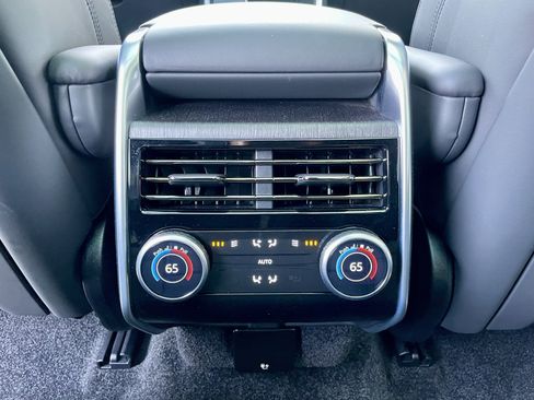 Used 2025 Land Rover Range Rover SE AWD/4WD image 26