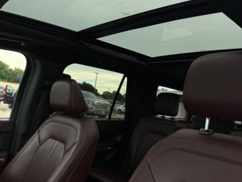 Used 2024 Ford Expedition Limited AWD/4WD image 26