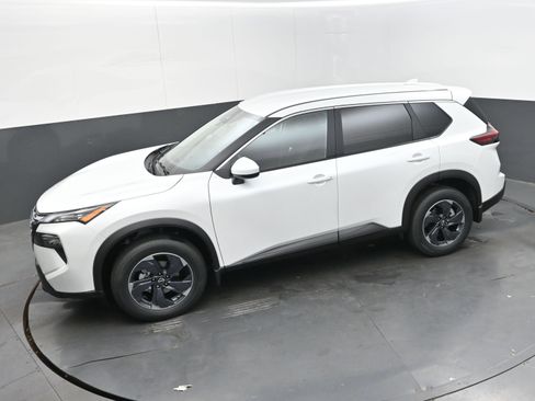 New 2026 Nissan Rogue SV image 32