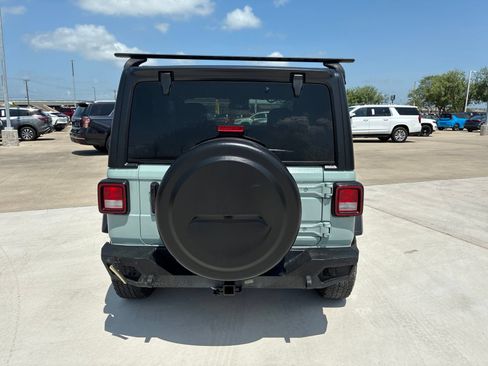 Used 2024 Jeep Wrangler Sport AWD/4WD image 4