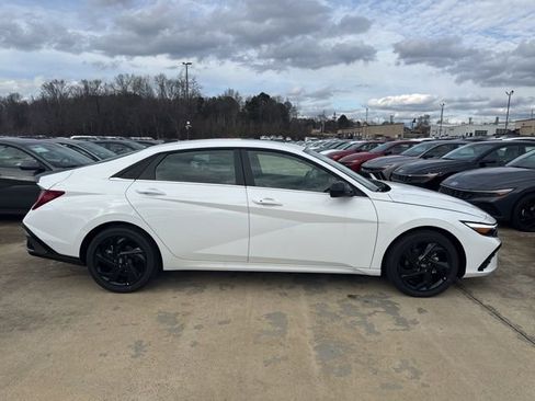New 2026 Hyundai Elantra SEL Sport image 2