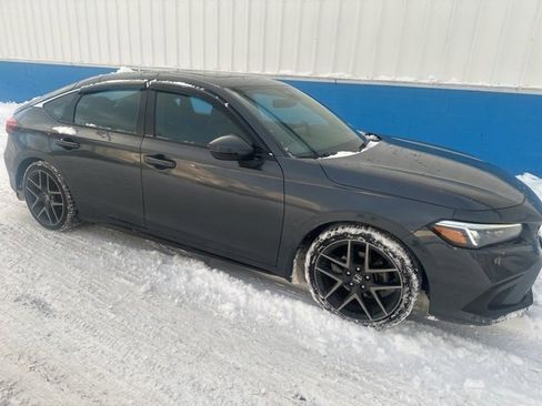 Used 2023 Honda Civic Sport Touring image 2