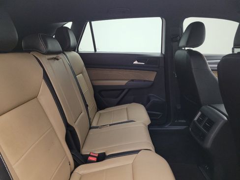 Used 2021 Volkswagen Atlas Cross Sport SE image 19