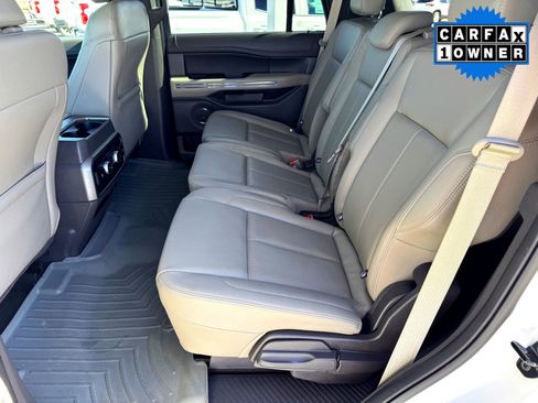 Used 2021 Ford Expedition XLT image 18