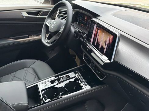 New 2026 Volkswagen Atlas Cross Sport SE FWD image 24
