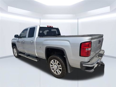 Used 2015 GMC Sierra 2500 SLT w/ Suspension Package, Off-Road AWD/4WD image 11